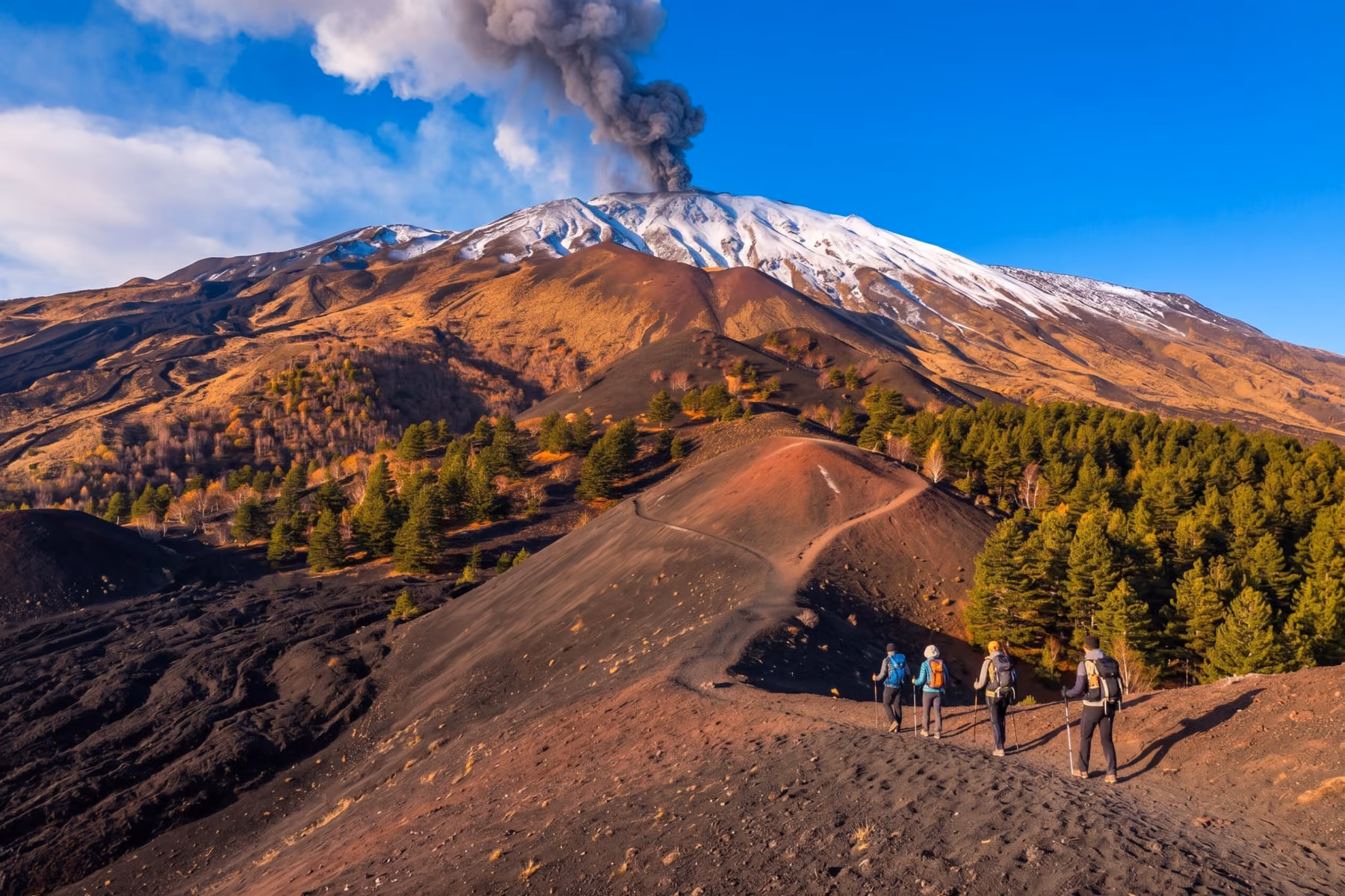 L'Etna in tutta la sua maestosità